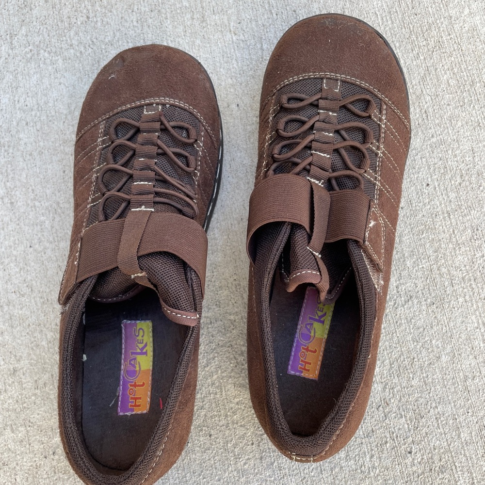 NWOT Hot Cakes Women's Brown Lace-Up Sneakers